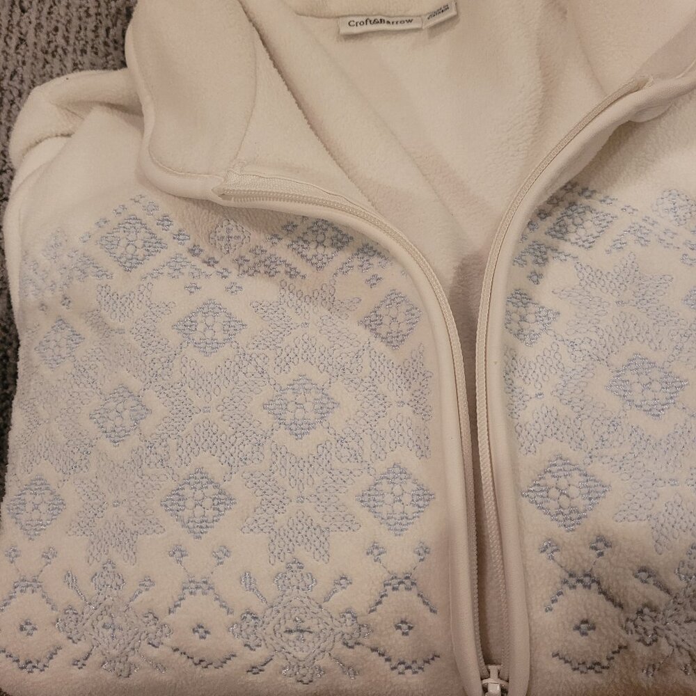 White Pullover Sweater Size XL Womens Soft Snowflake Design